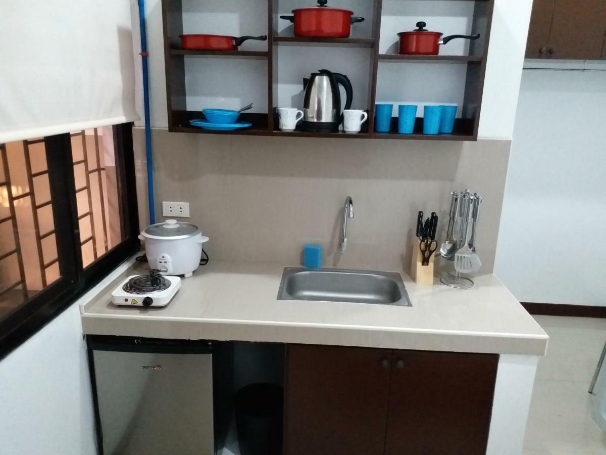 Clark-Pad Inn, Angeles City 외부 사진