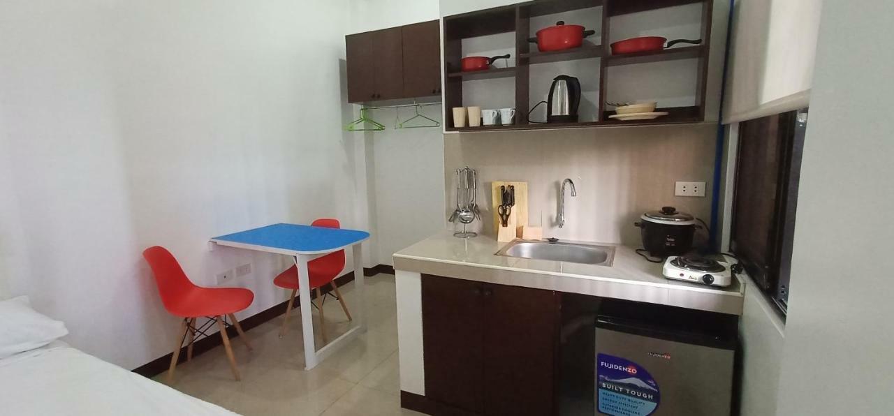 Clark-Pad Inn, Angeles City 외부 사진