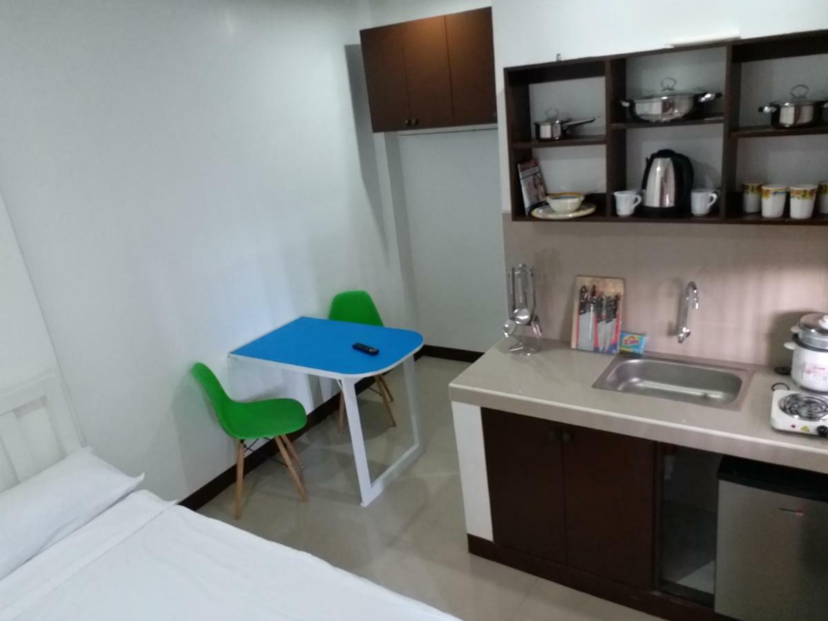 Clark-Pad Inn, Angeles City 외부 사진