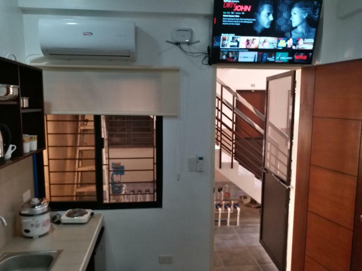 Clark-Pad Inn, Angeles City 외부 사진