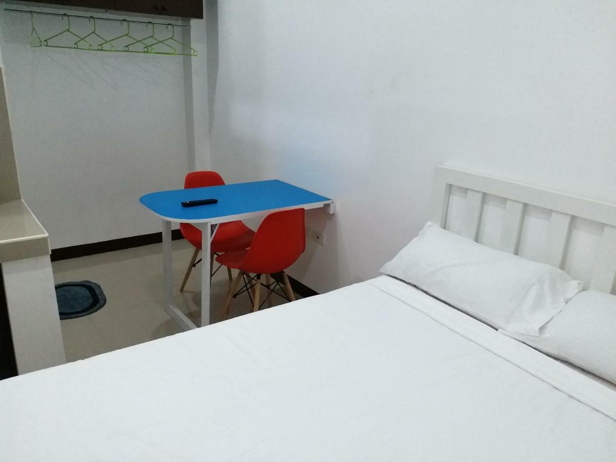 Clark-Pad Inn, Angeles City 외부 사진