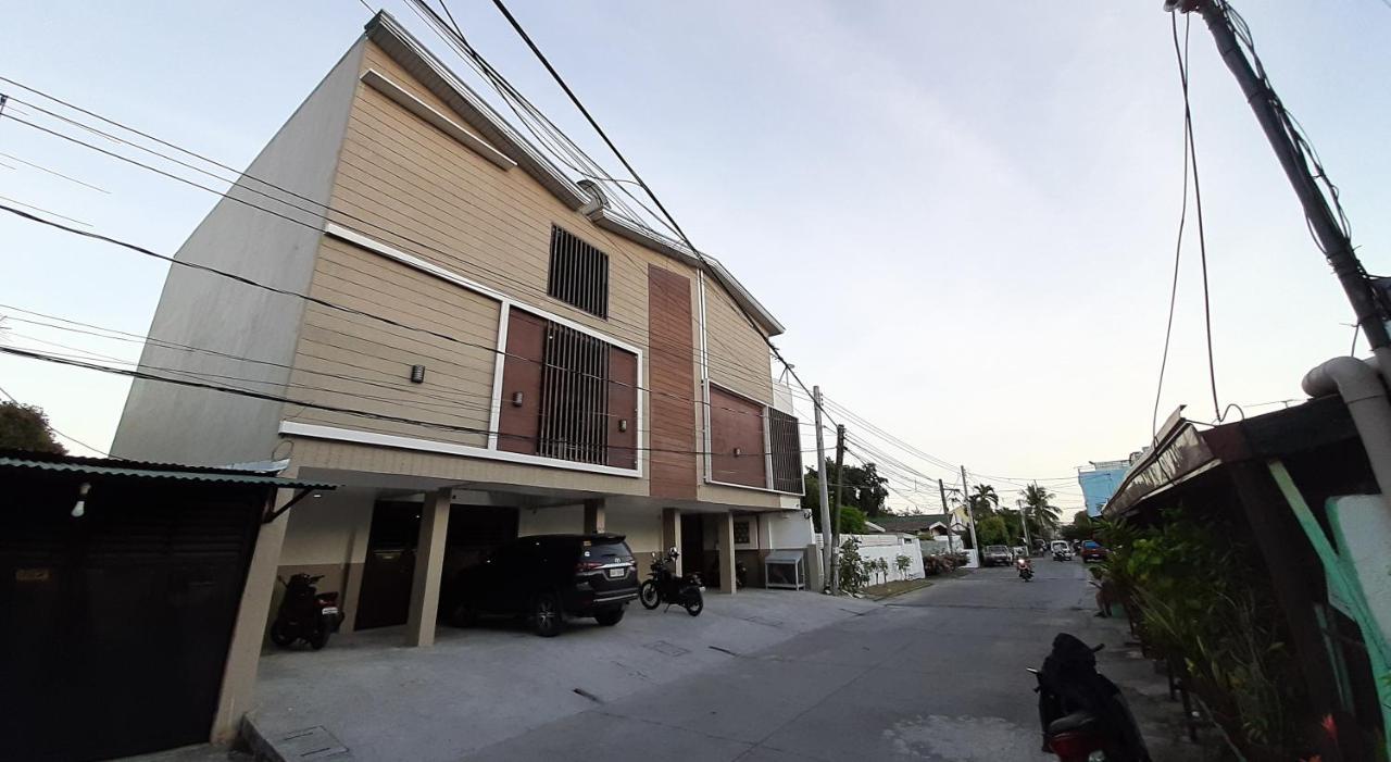 Clark-Pad Inn, Angeles City 외부 사진